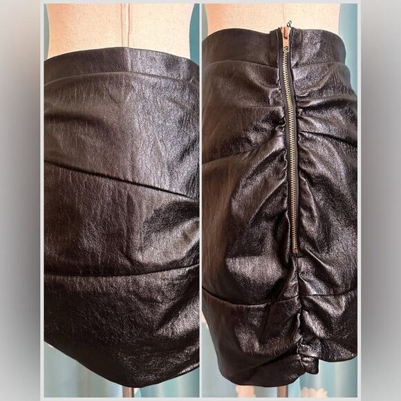 Lioness vegan leather rouche zip mini skirt.- M-L - Picture 2 of 8